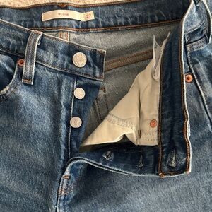 Levis Wedgie Blue Jeans 27